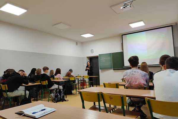You are currently viewing Lekcja otwarta z klasą 4 G w “Ekonomiku”